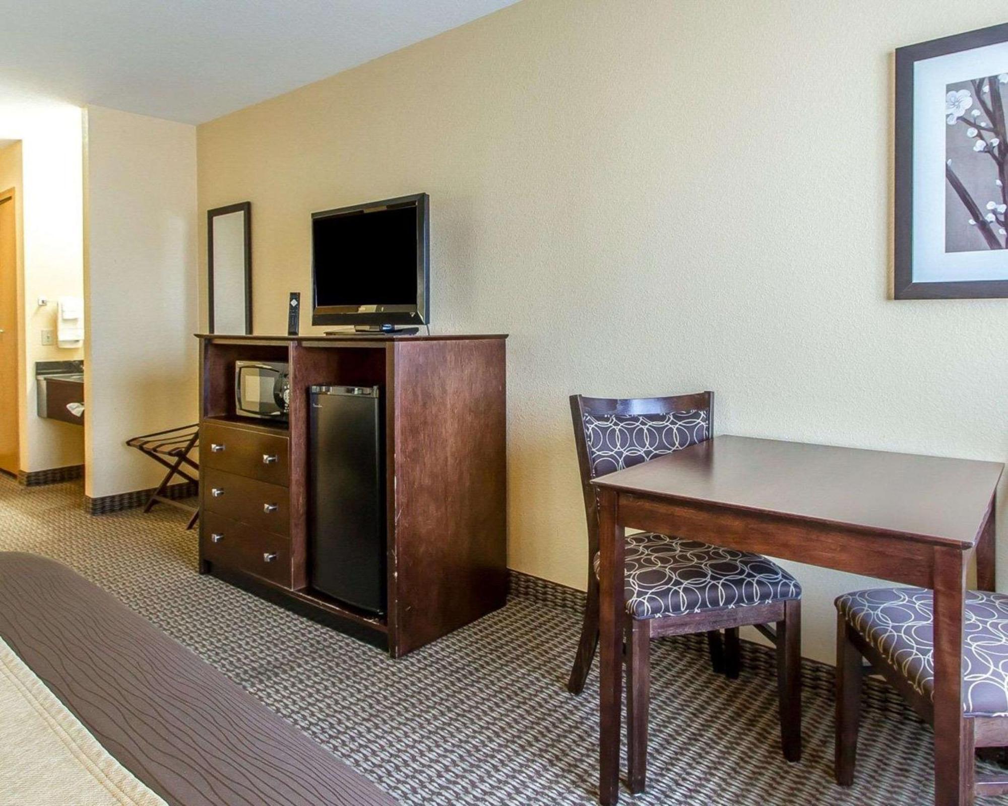 Quality Inn & Suites Mount Pleasant Esterno foto