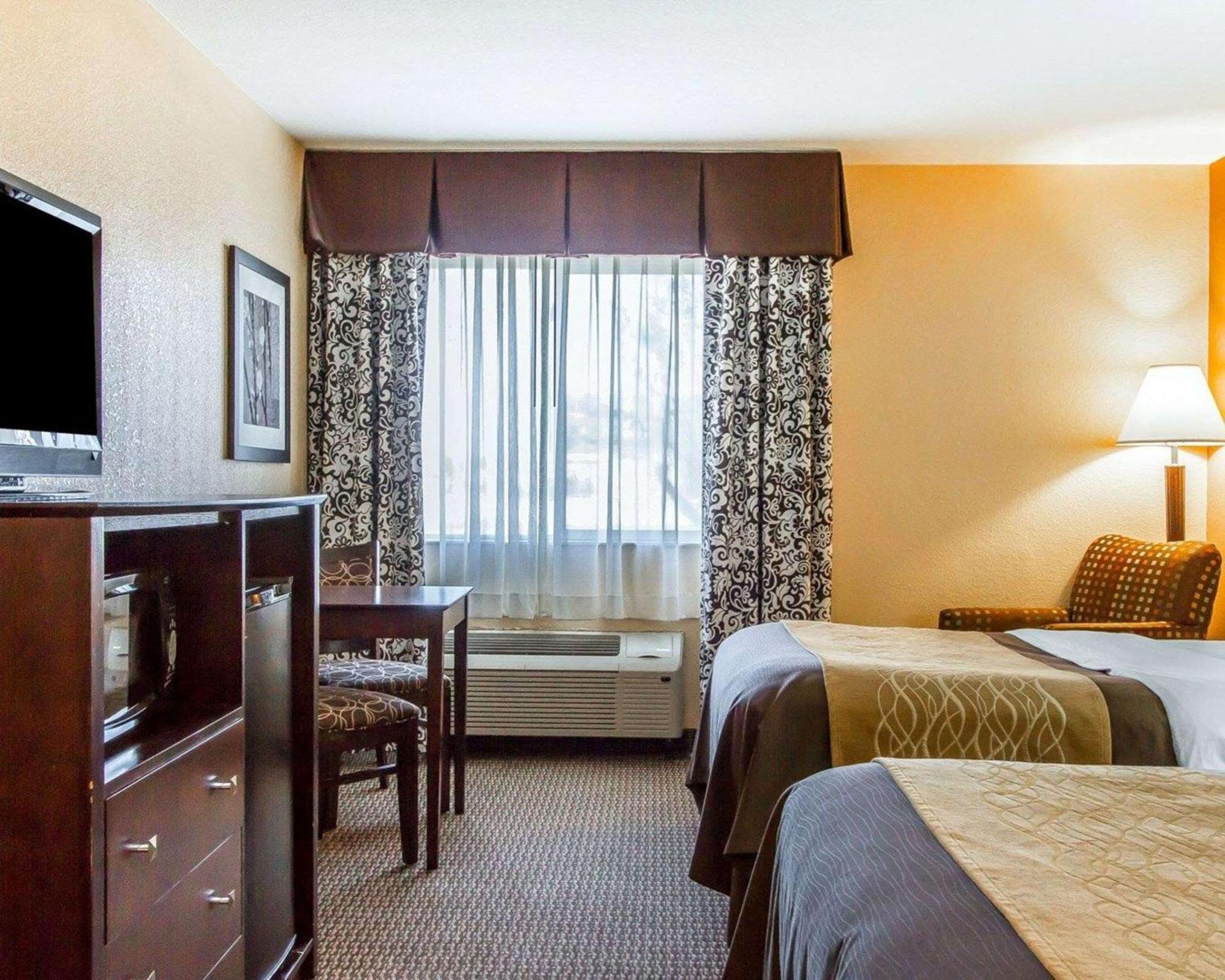 Quality Inn & Suites Mount Pleasant Esterno foto