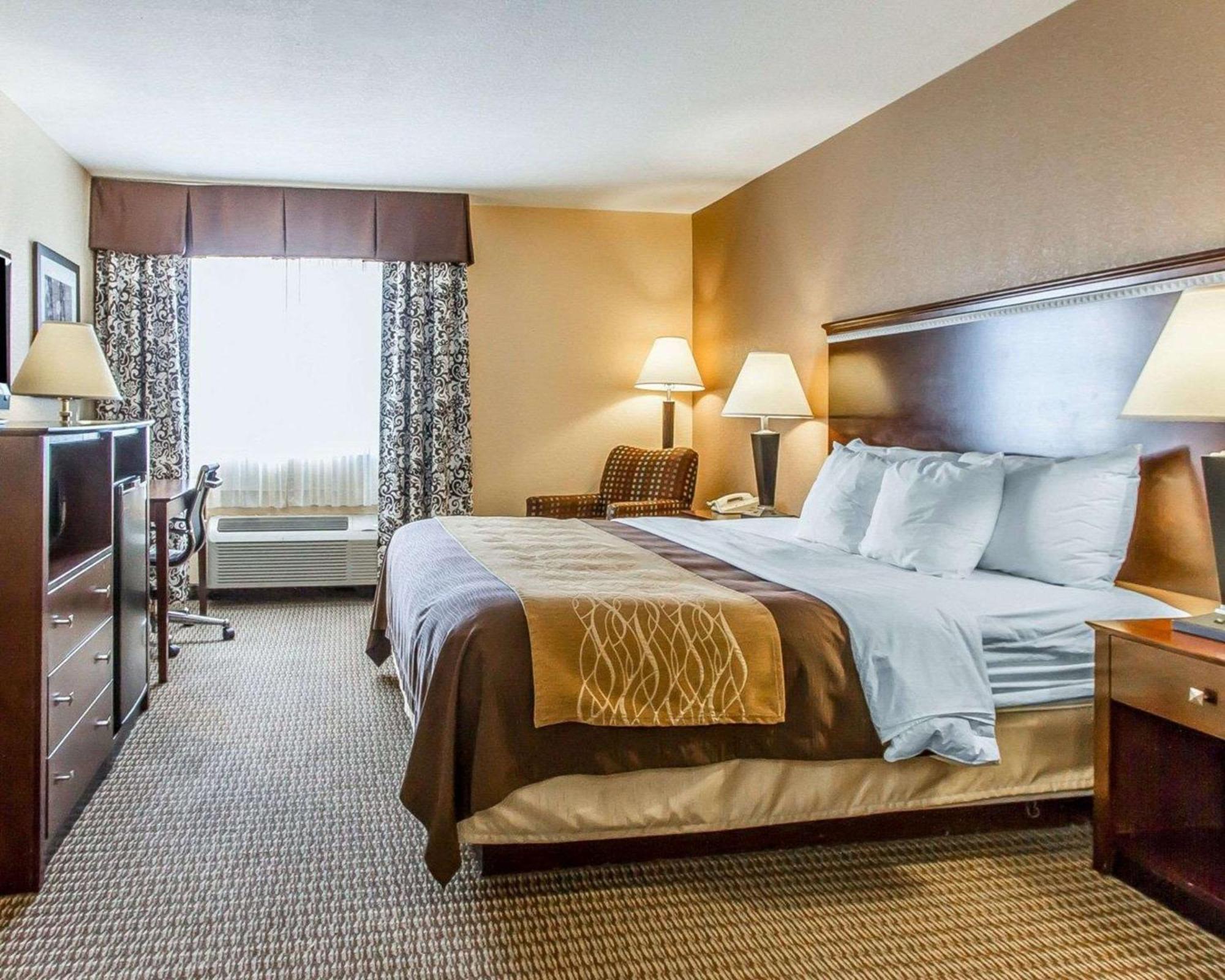 Quality Inn & Suites Mount Pleasant Esterno foto