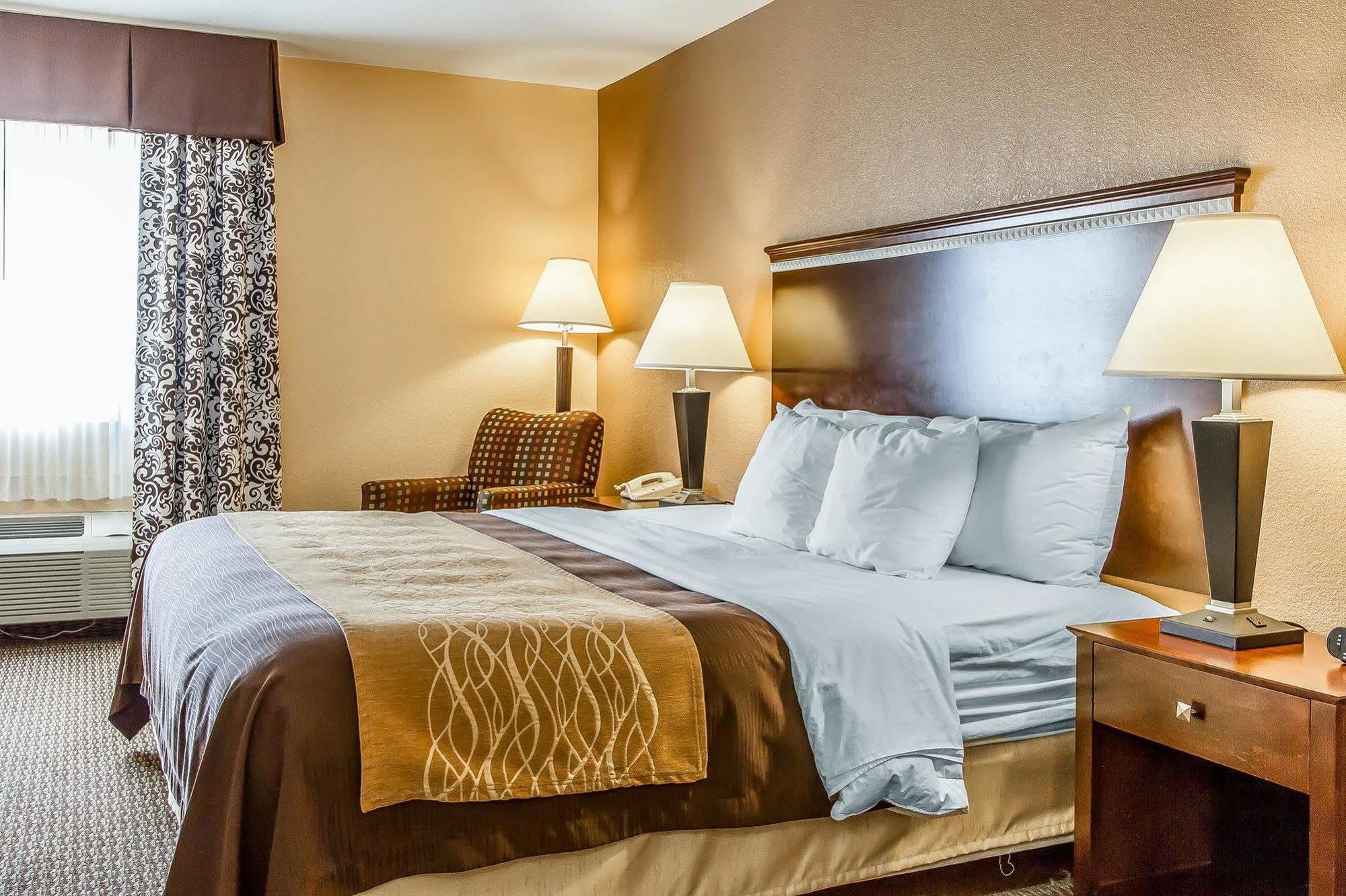 Quality Inn & Suites Mount Pleasant Esterno foto