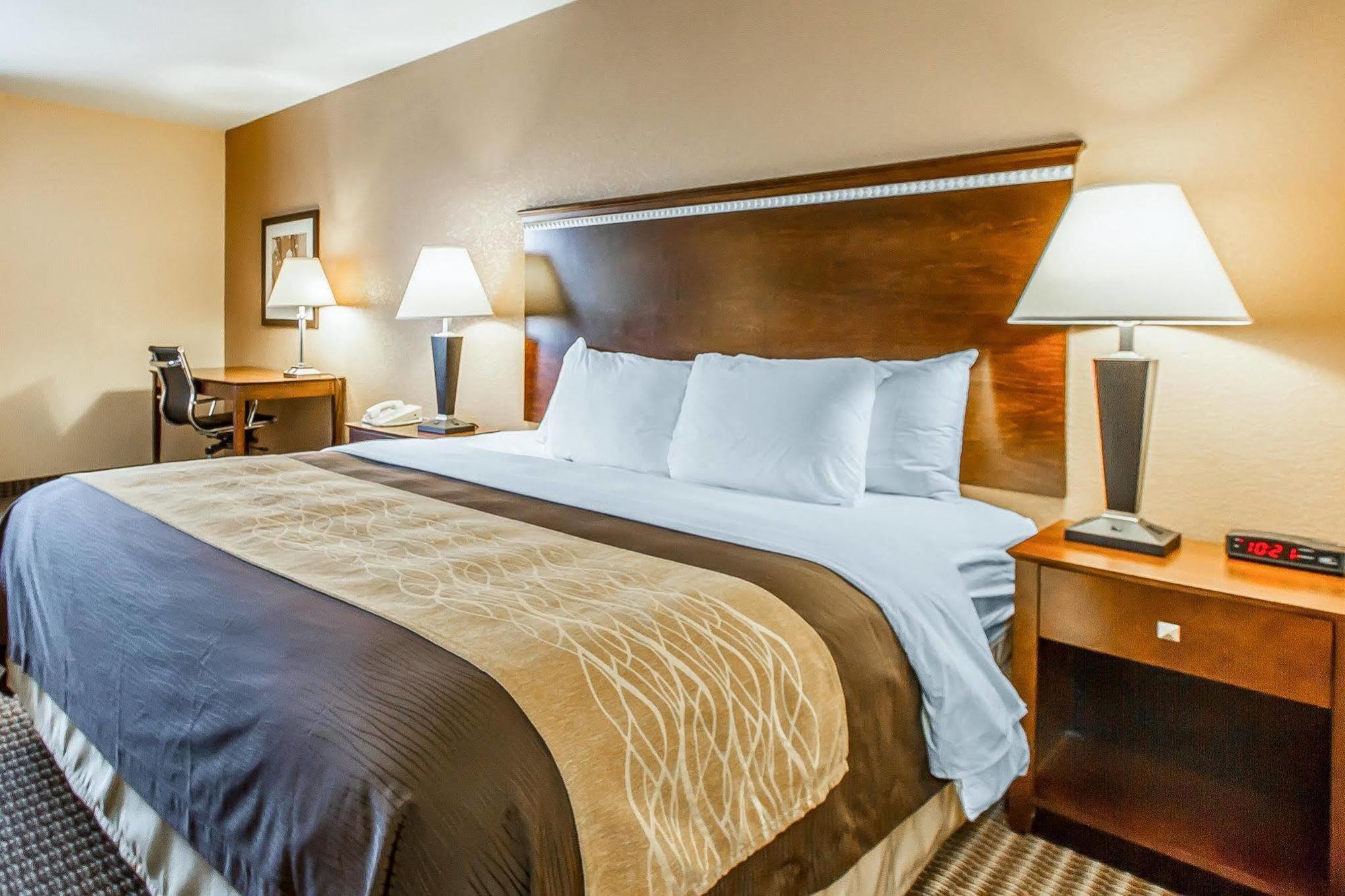 Quality Inn & Suites Mount Pleasant Esterno foto